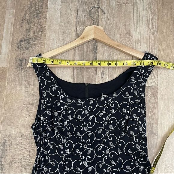 Vintage | 90s “Nu-Oz” Floral Embroidered Mini Dress - Picture 8 of 10